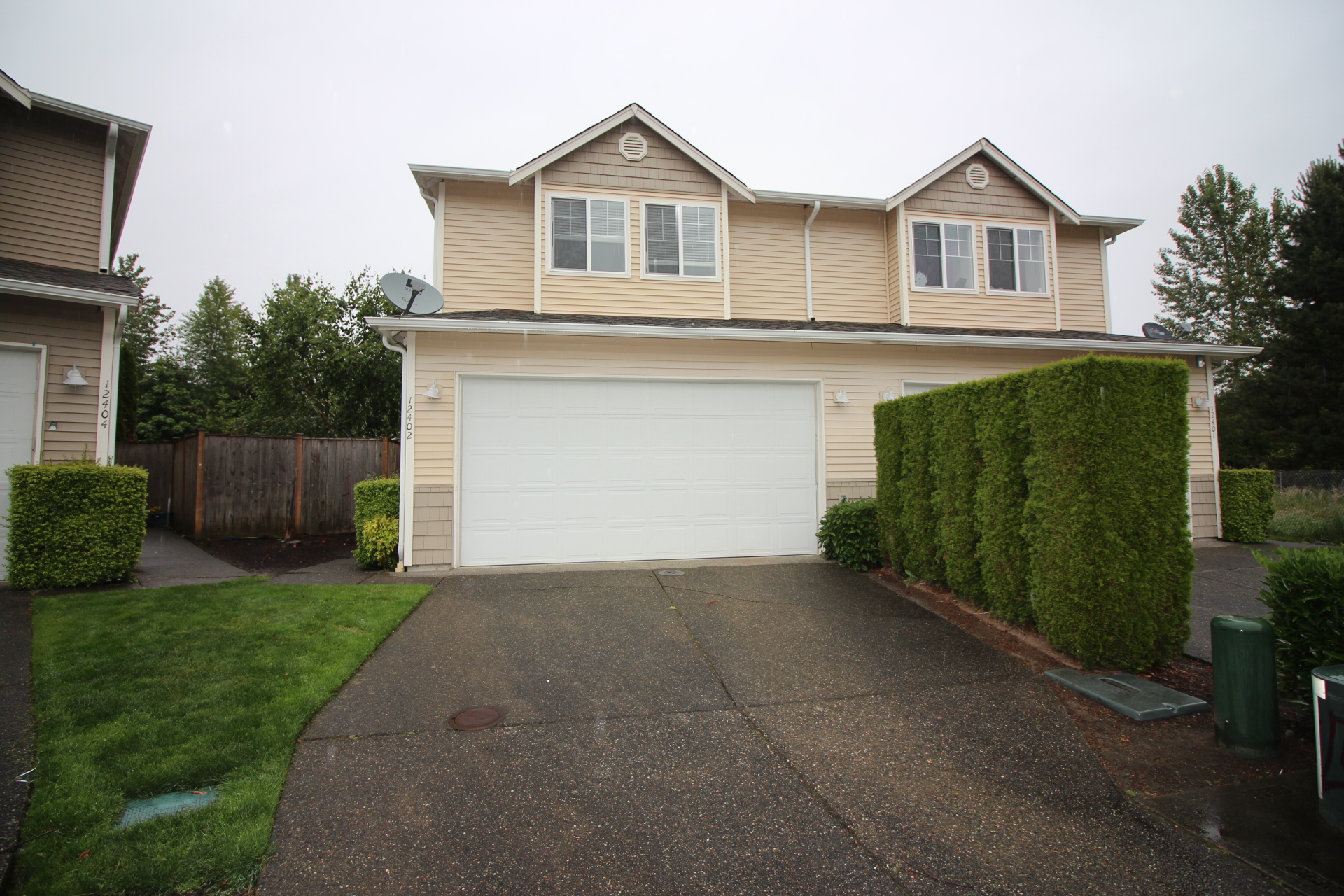 Front yard of Home for sale in Sumner WA