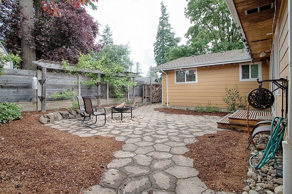 14710 SE 262nd St Kent WA back patio