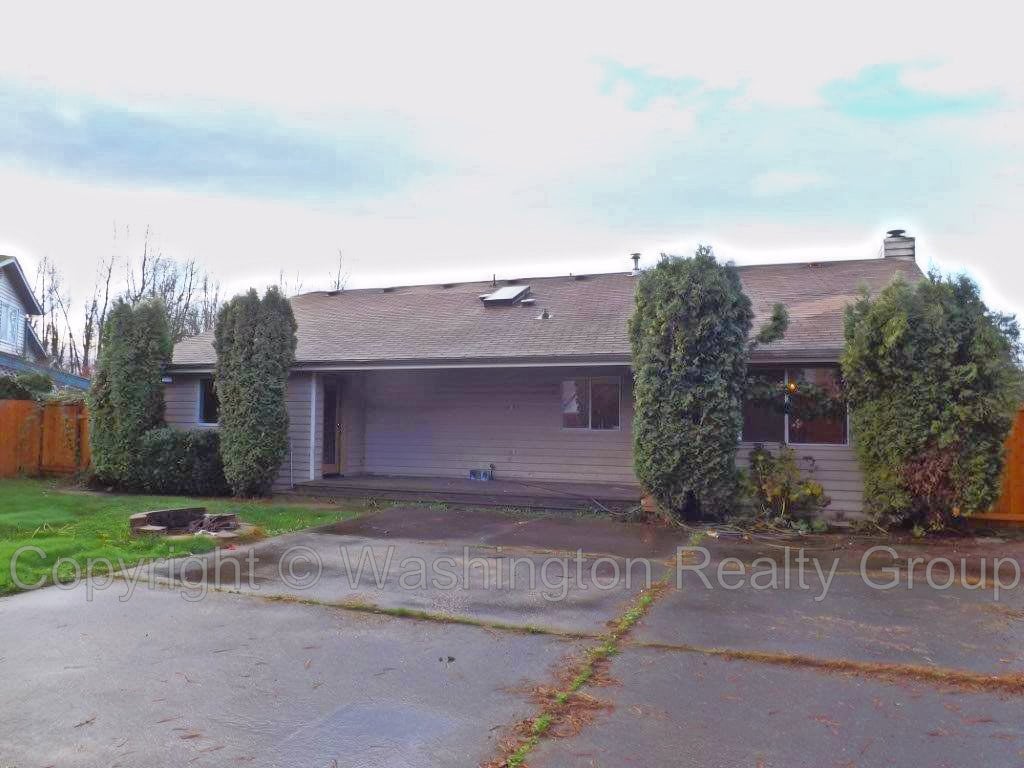 Backyard home for sale in Sumner