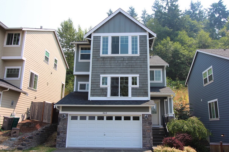 Front yard of Home for sale in Sumner WA