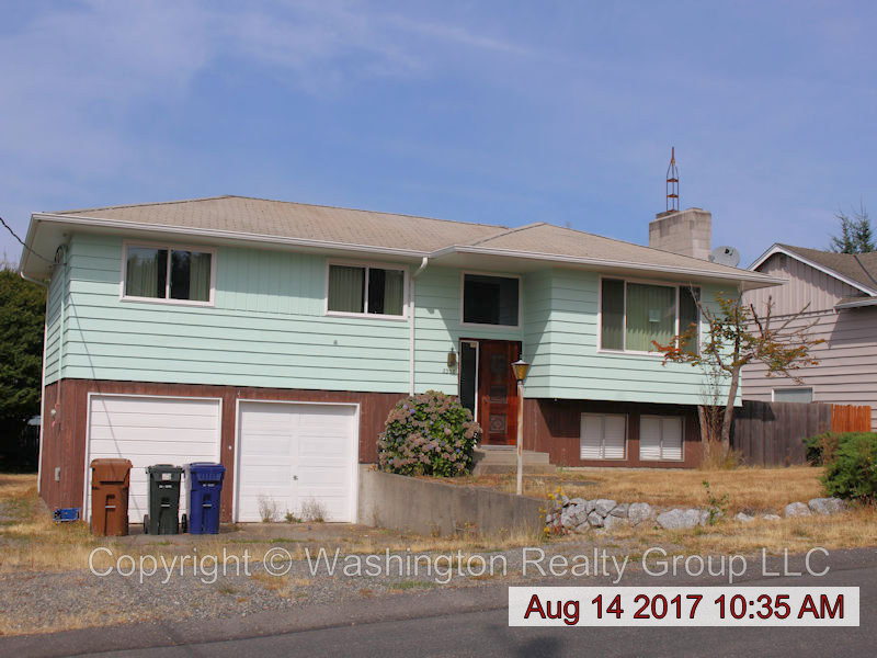 Front yard of Home for sale in Sumner WA