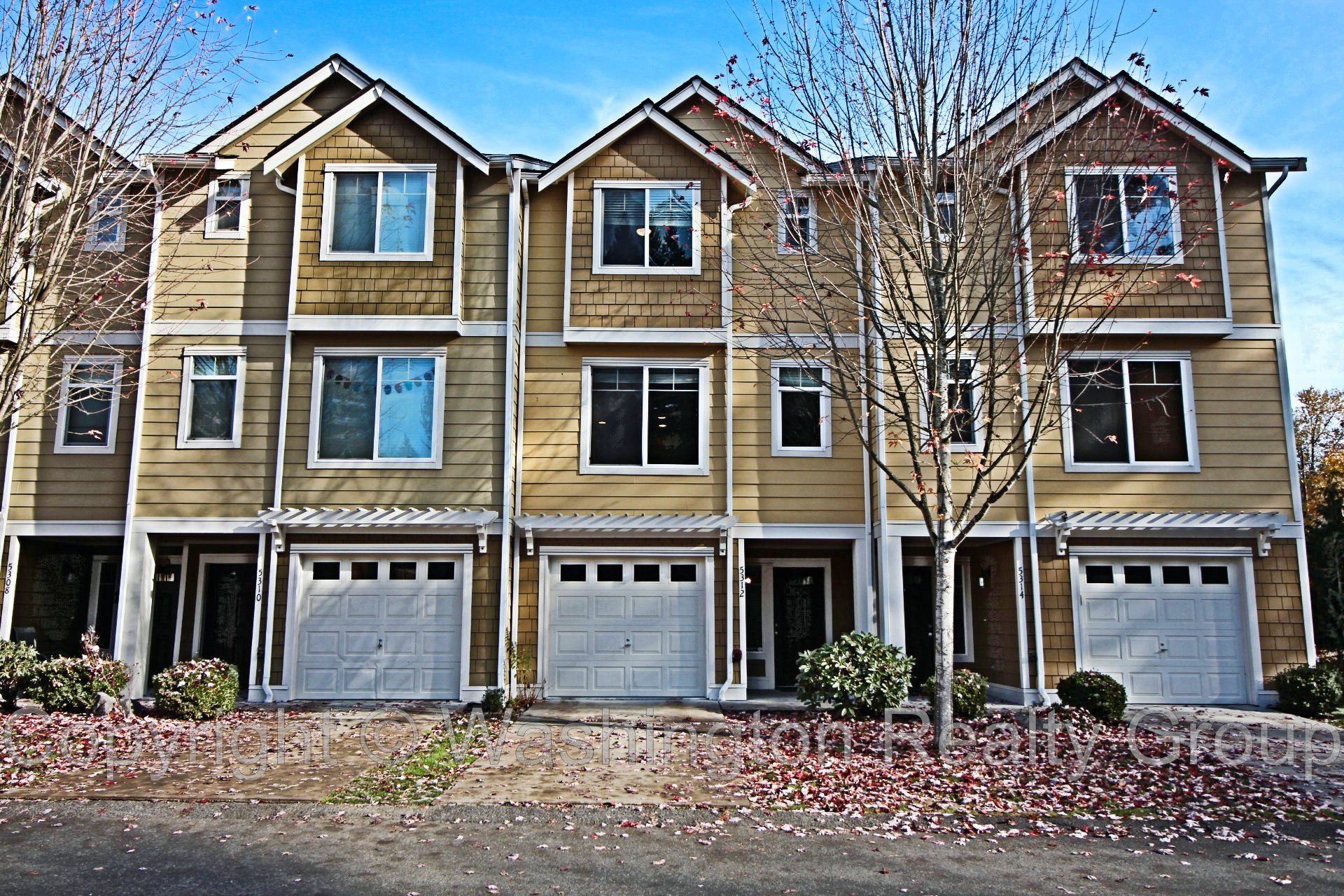 Front yard of Home for sale in Sumner WA