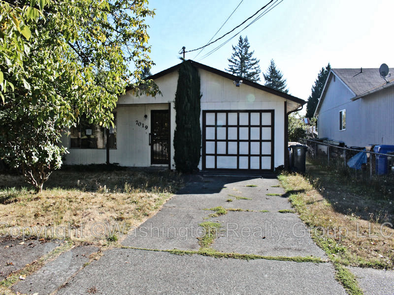 Front yard of Home for sale in Sumner WA