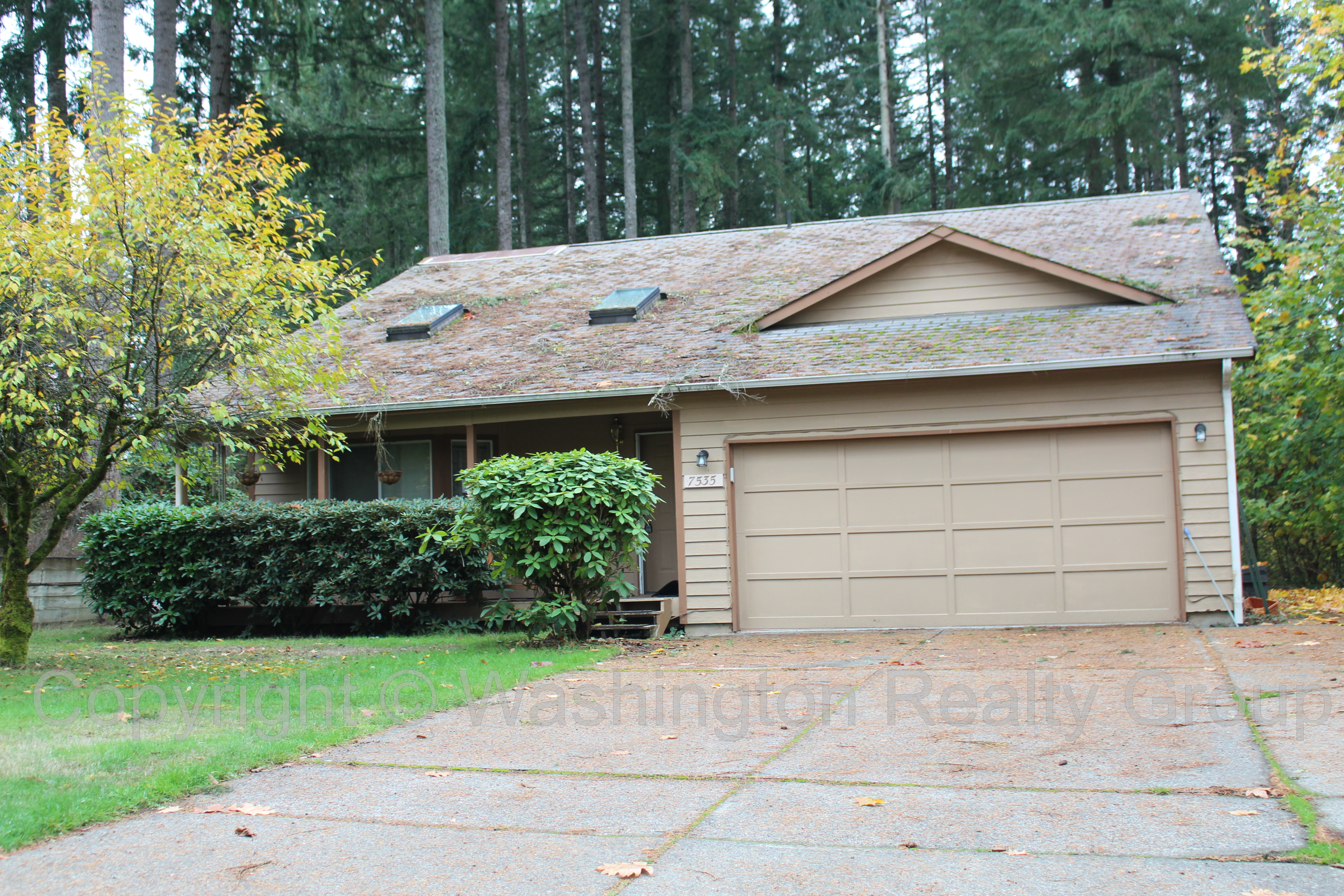 Front yard of Home for sale in Sumner WA