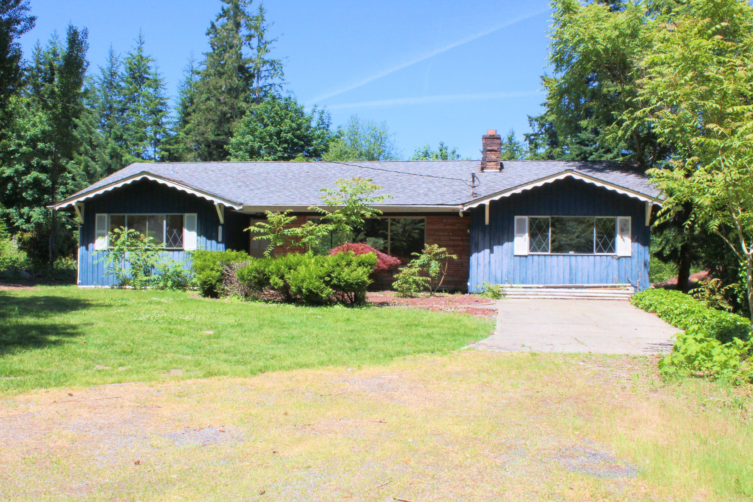 Front yard of Home for sale in Sumner WA