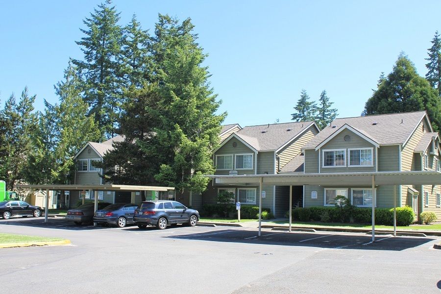 Front yard of Home for sale in Sumner WA