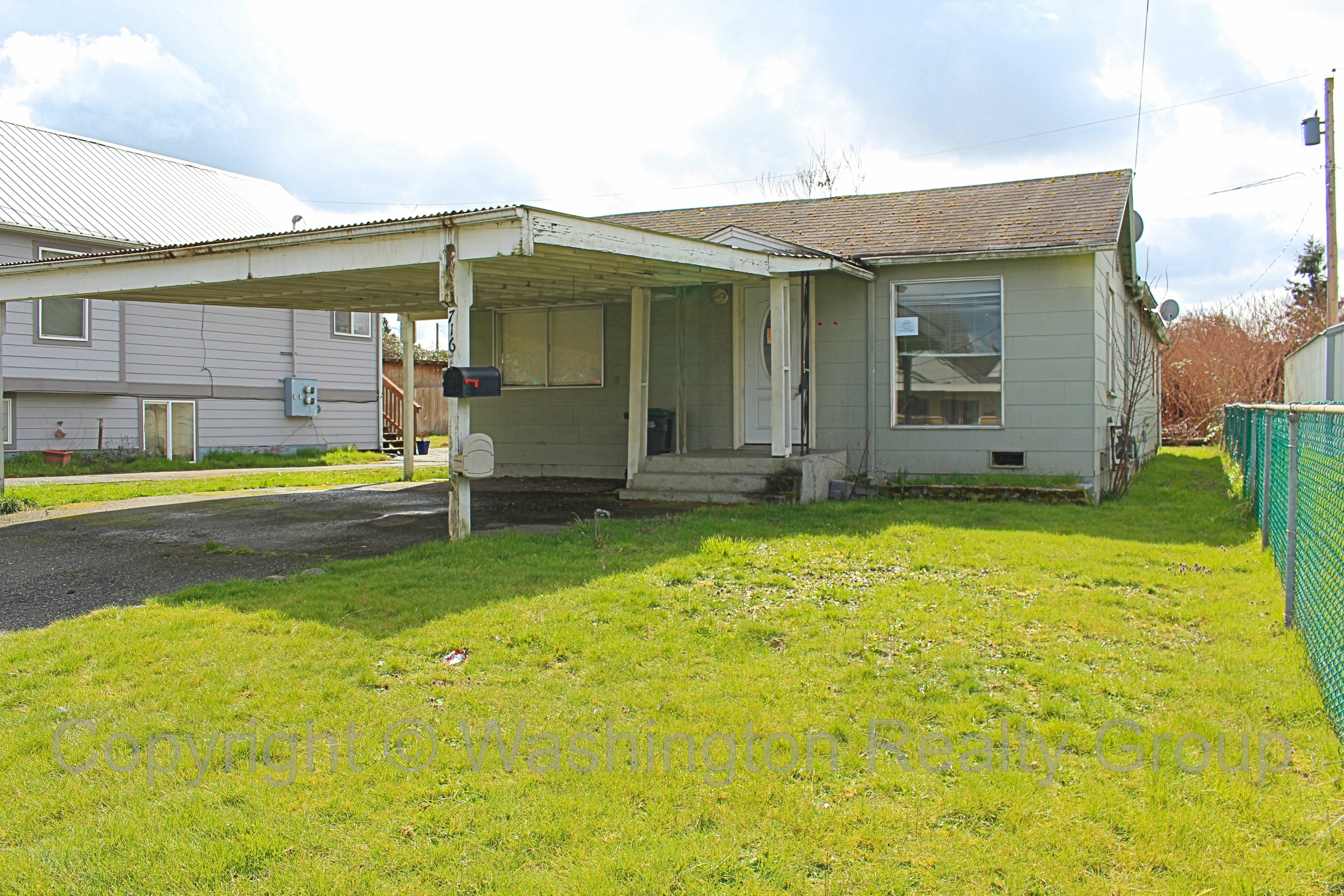 Front yard of Home for sale in Sumner WA