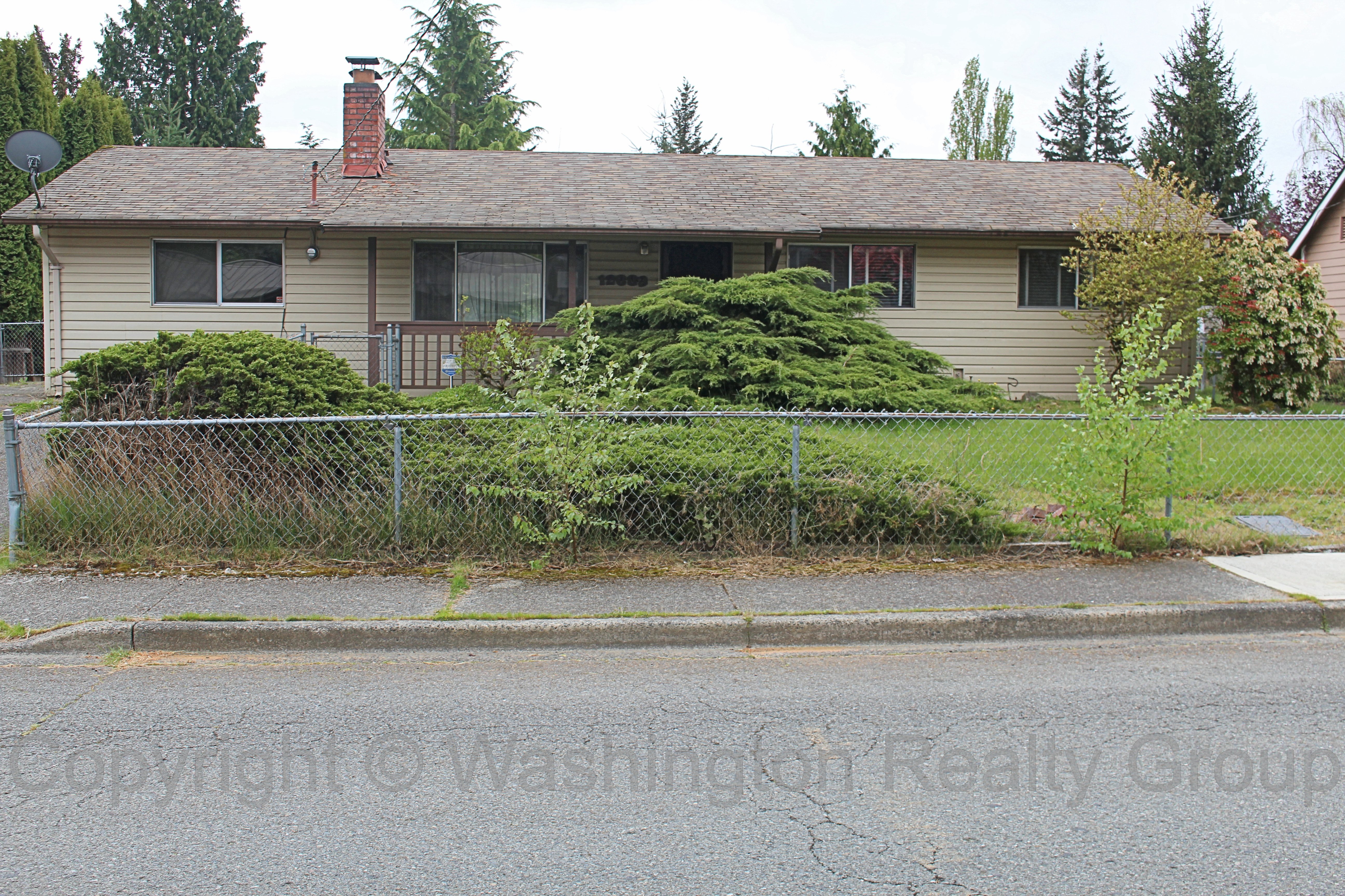 Front yard of Home for sale in Sumner WA