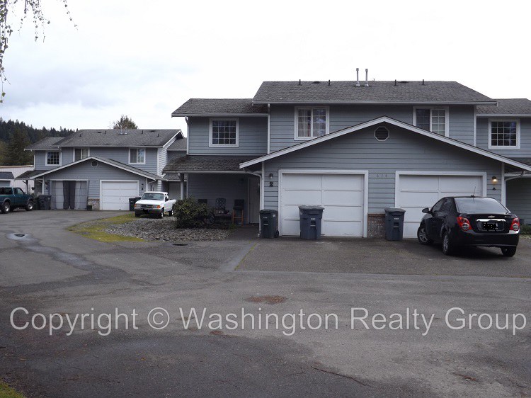 Front yard of Home for sale in Sumner WA