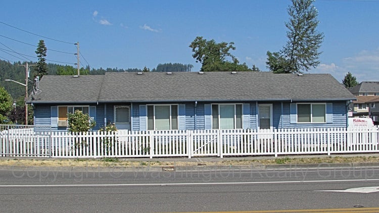 Backyard home for sale in Sumner