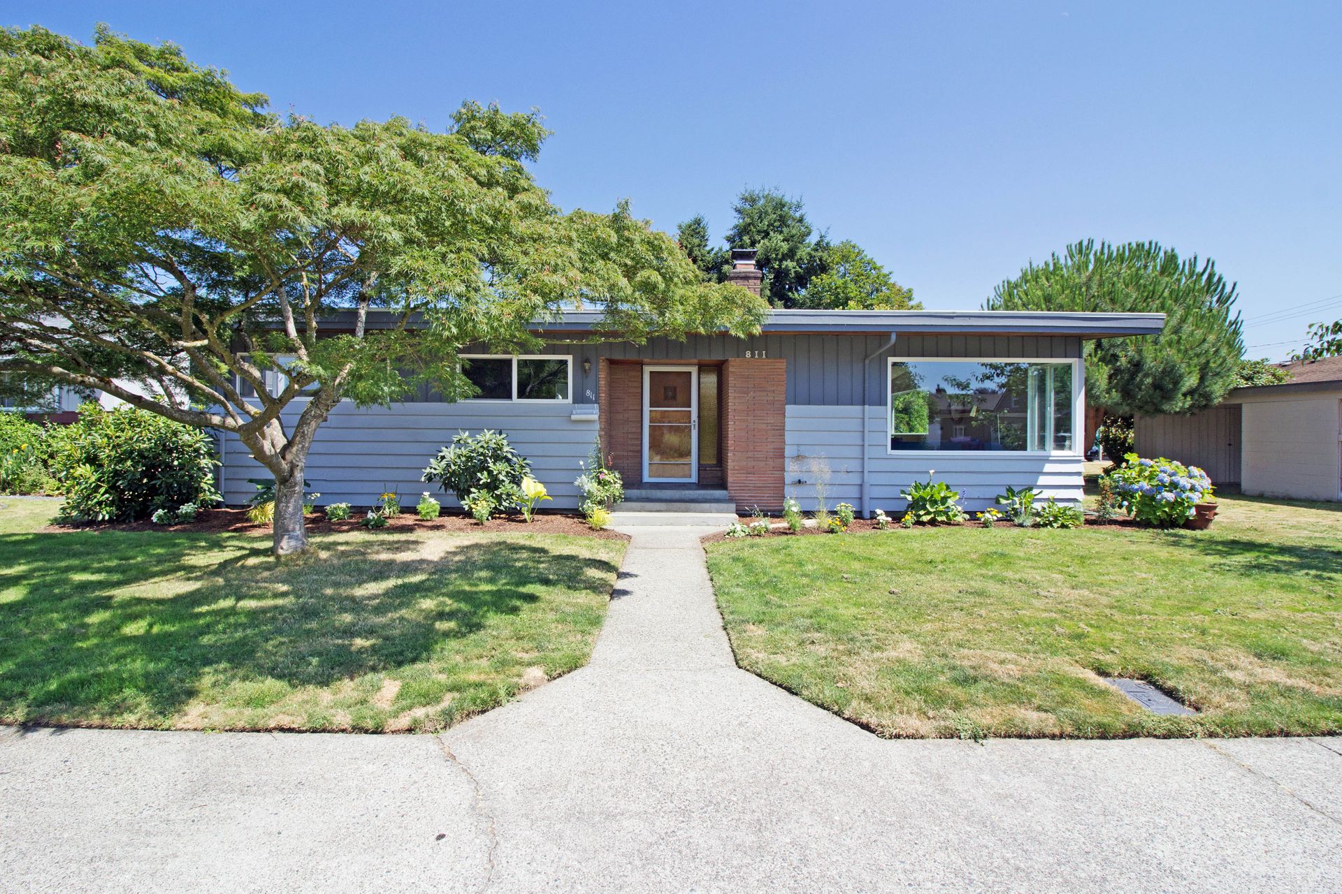 Front yard of Home for sale in Sumner WA