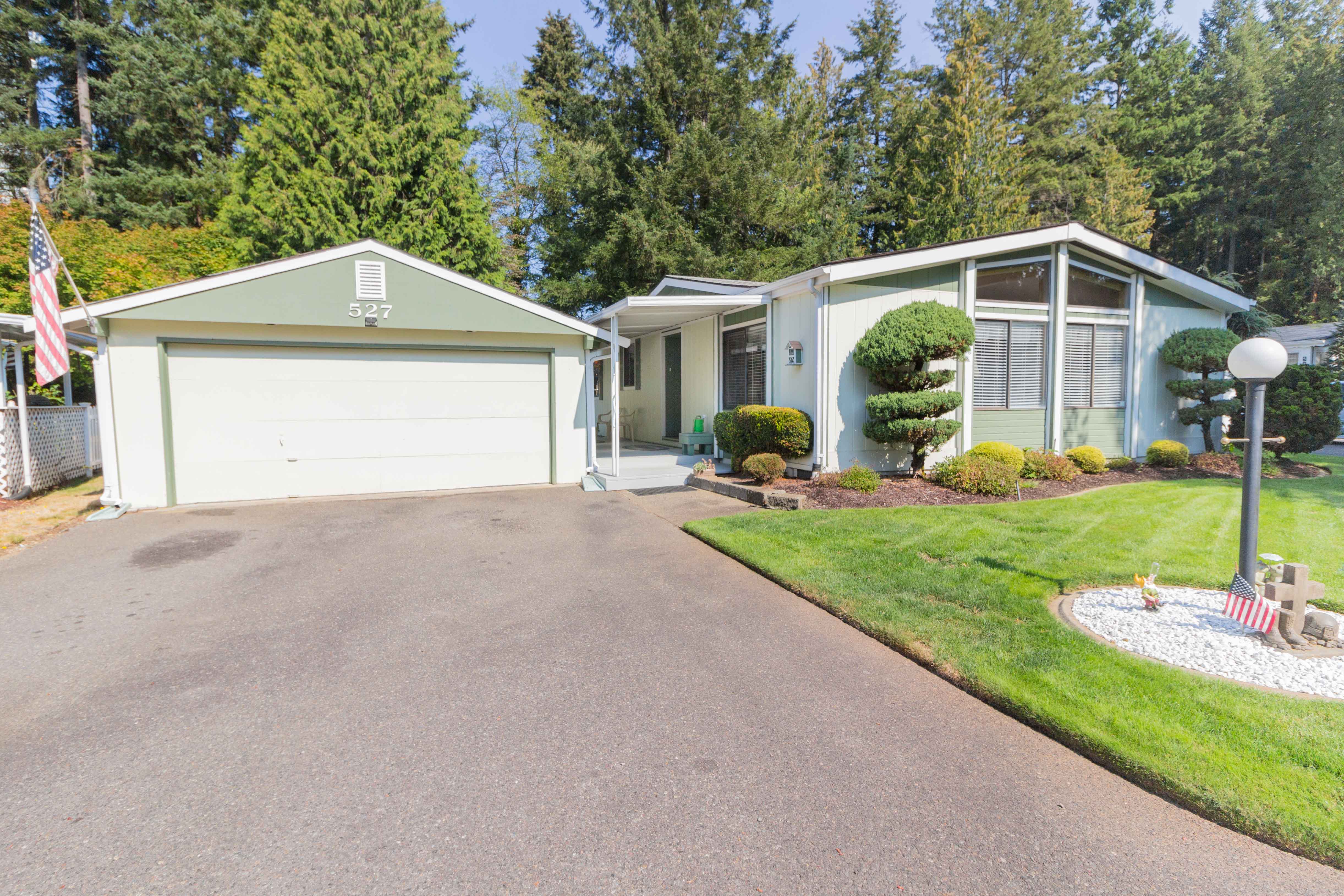 Front yard of Home for sale in Sumner WA