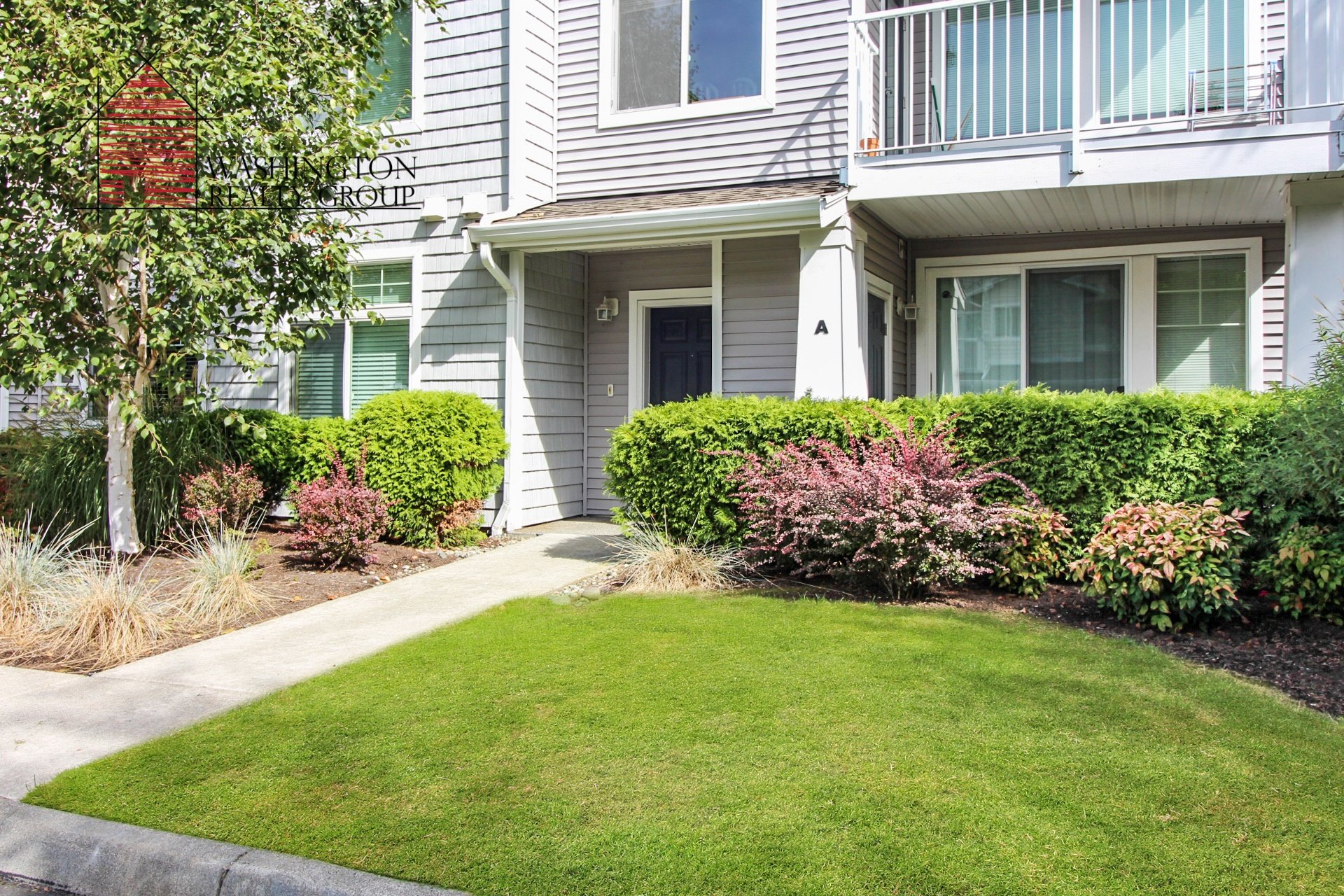 Front yard of Home for sale in Sumner WA