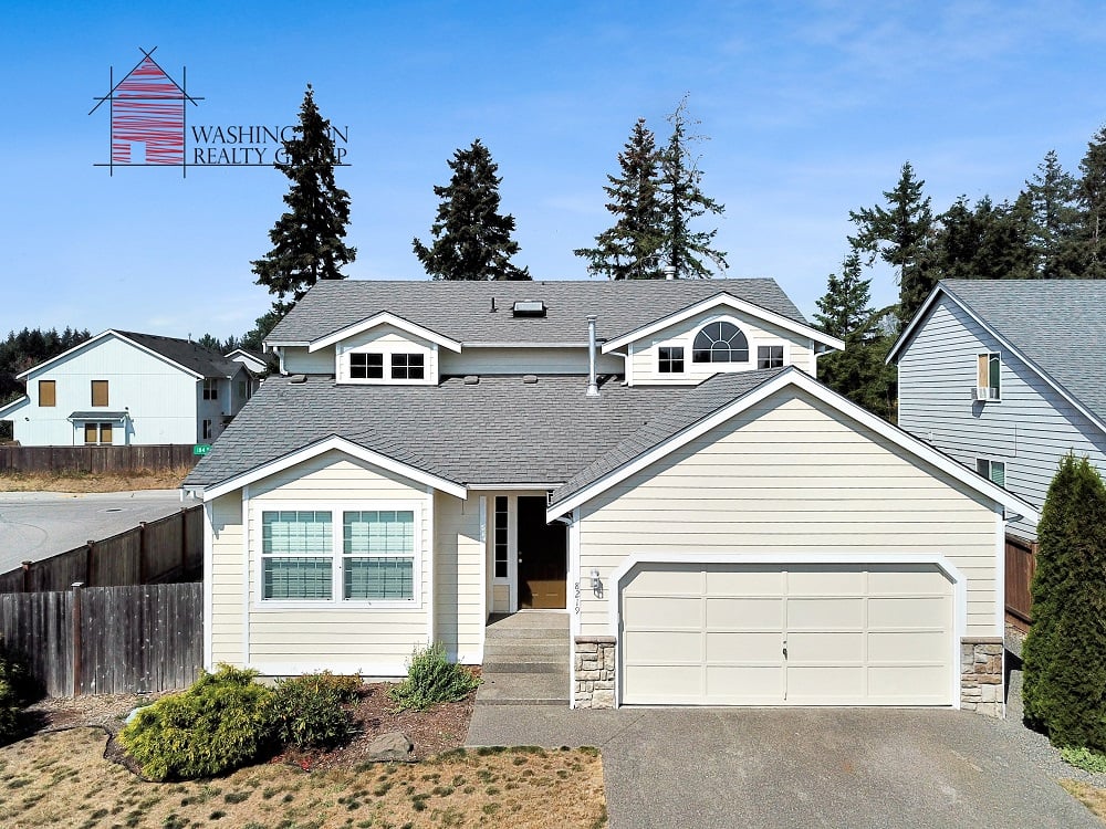 Front yard of Home for sale in Sumner WA