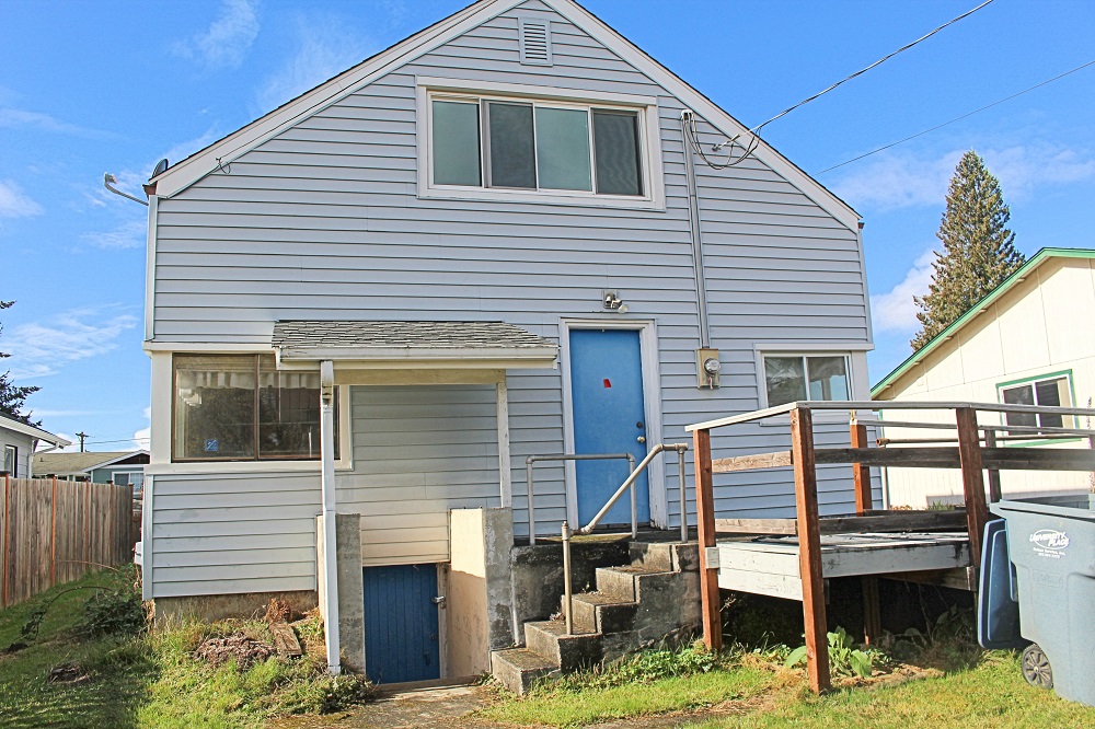 Backyard home for sale in Sumner