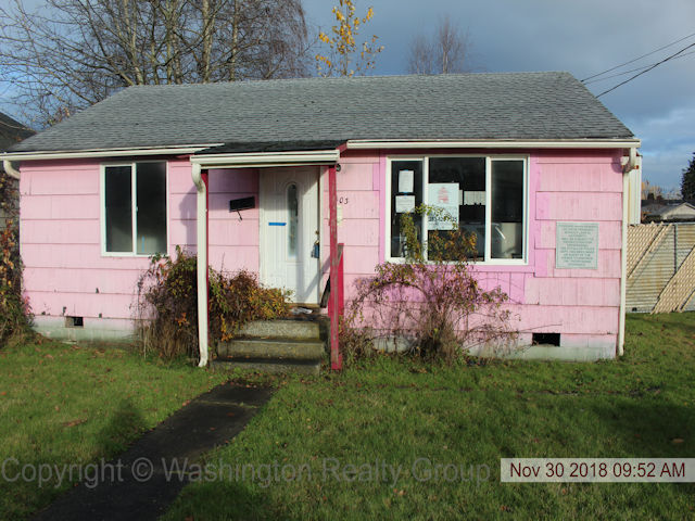 Front yard of Home for sale in Sumner WA