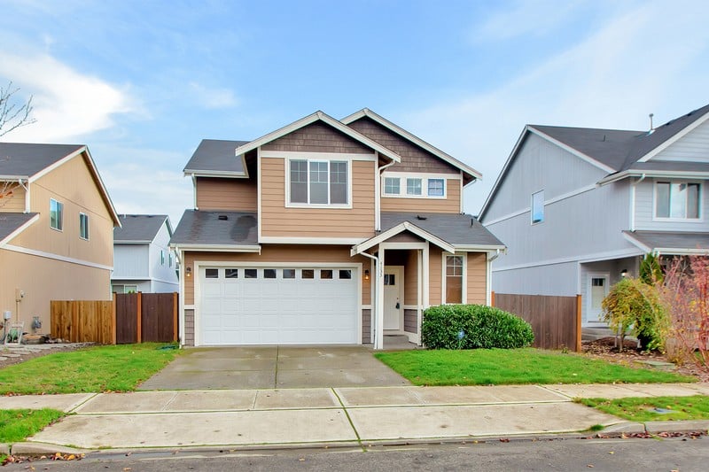 Front yard of Home for sale in Sumner WA