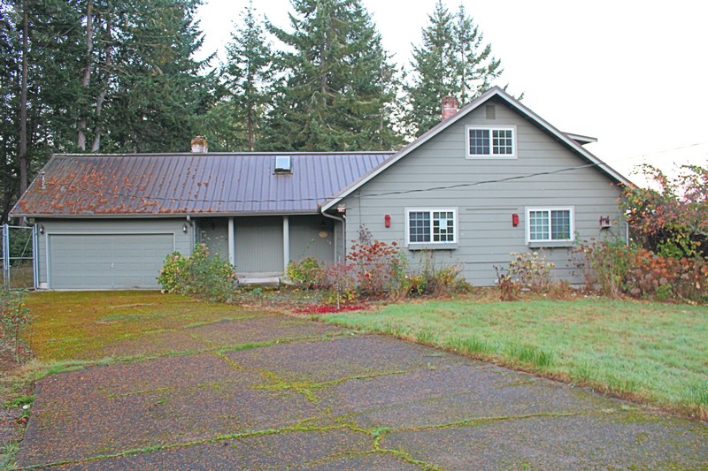 Front yard of Home for sale in Sumner WA