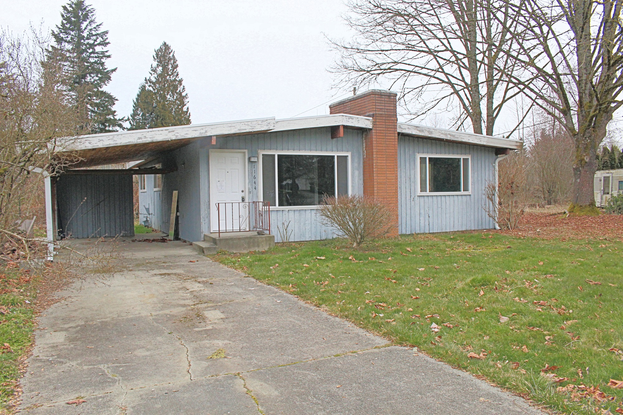 Front yard of Home for sale in Sumner WA