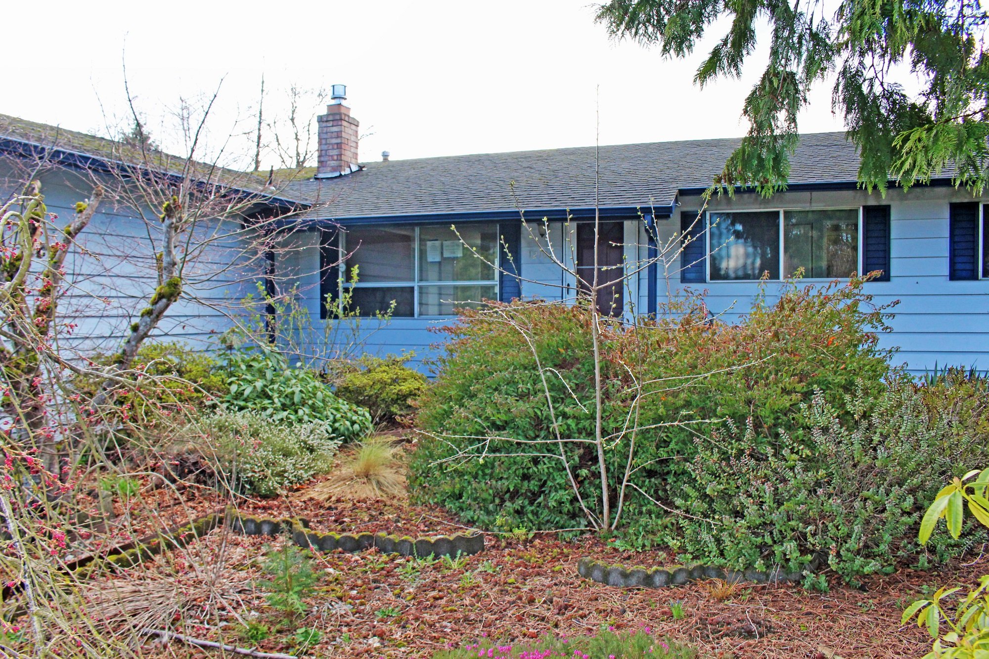 Front yard of Home for sale in Sumner WA