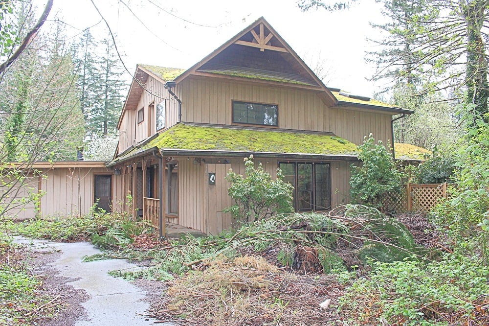 Front yard of Home for sale in Sumner WA