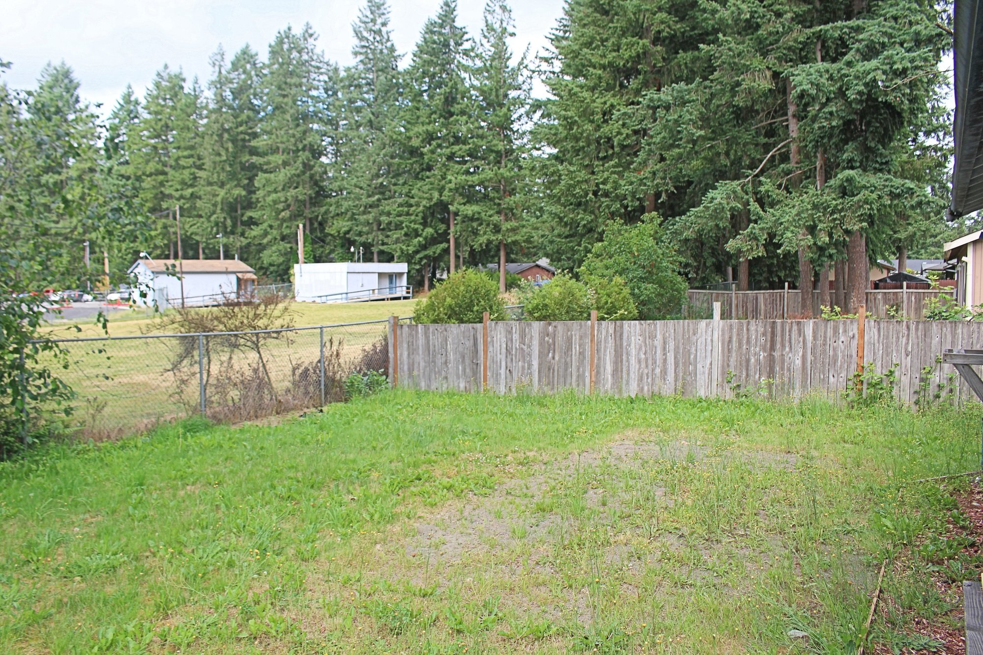 Backyard home for sale in Sumner