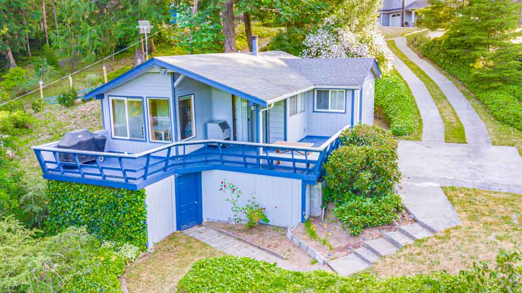 Backyard home for sale in Sumner