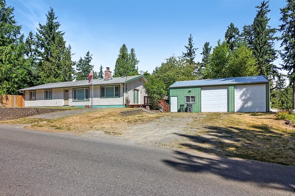 Front yard of Home for sale in Sumner WA