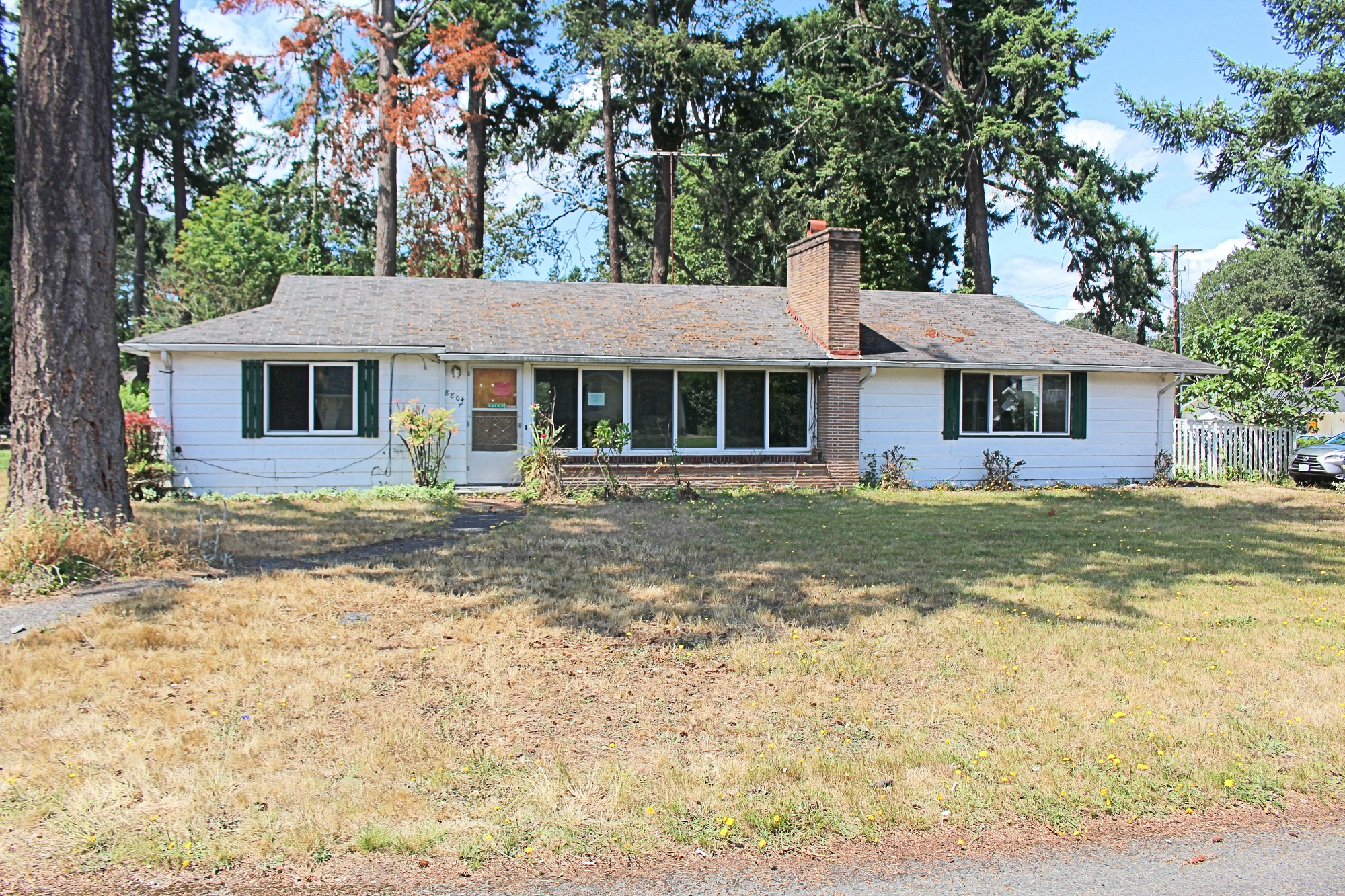 Front yard of Home for sale in Sumner WA