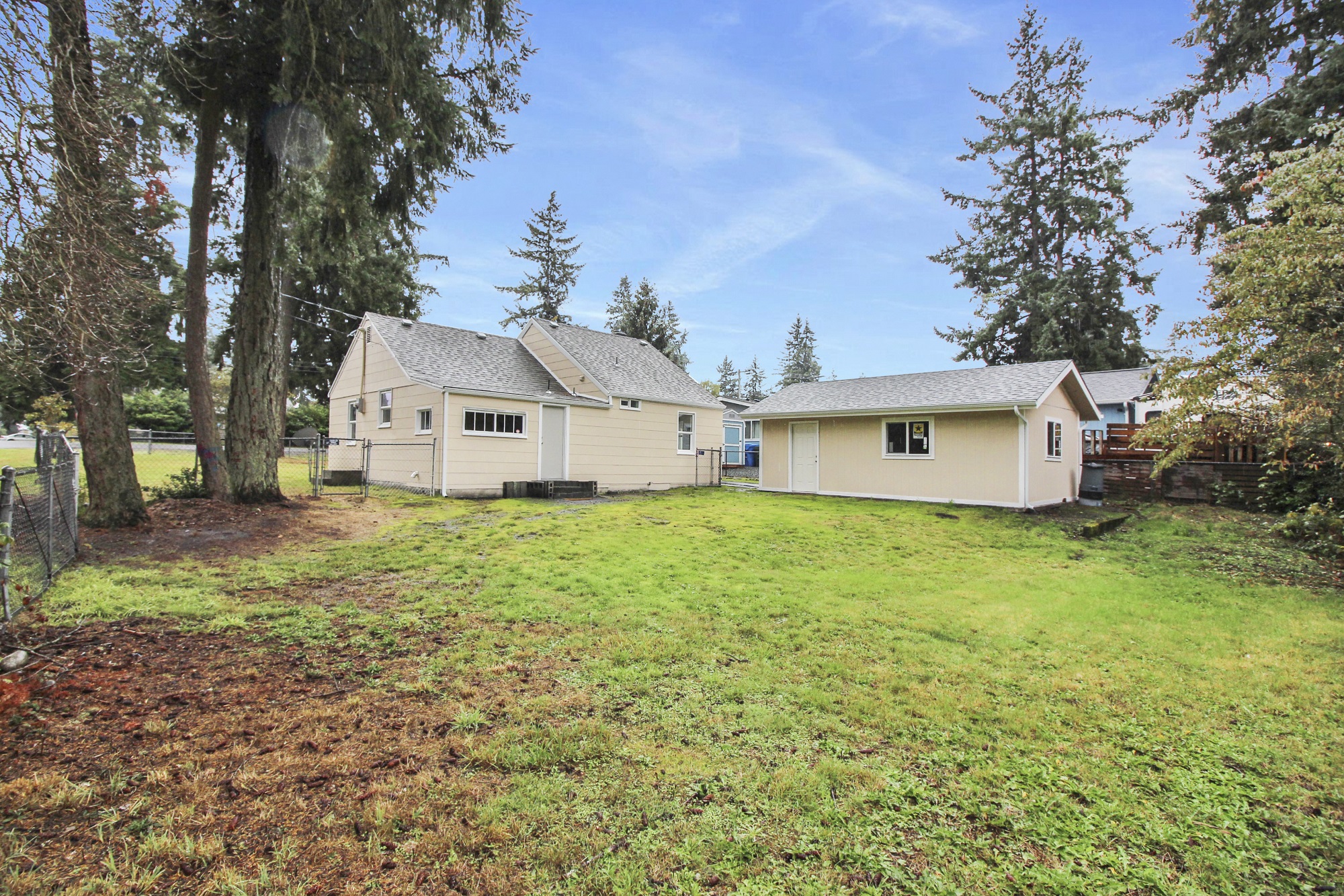Backyard home for sale in Sumner