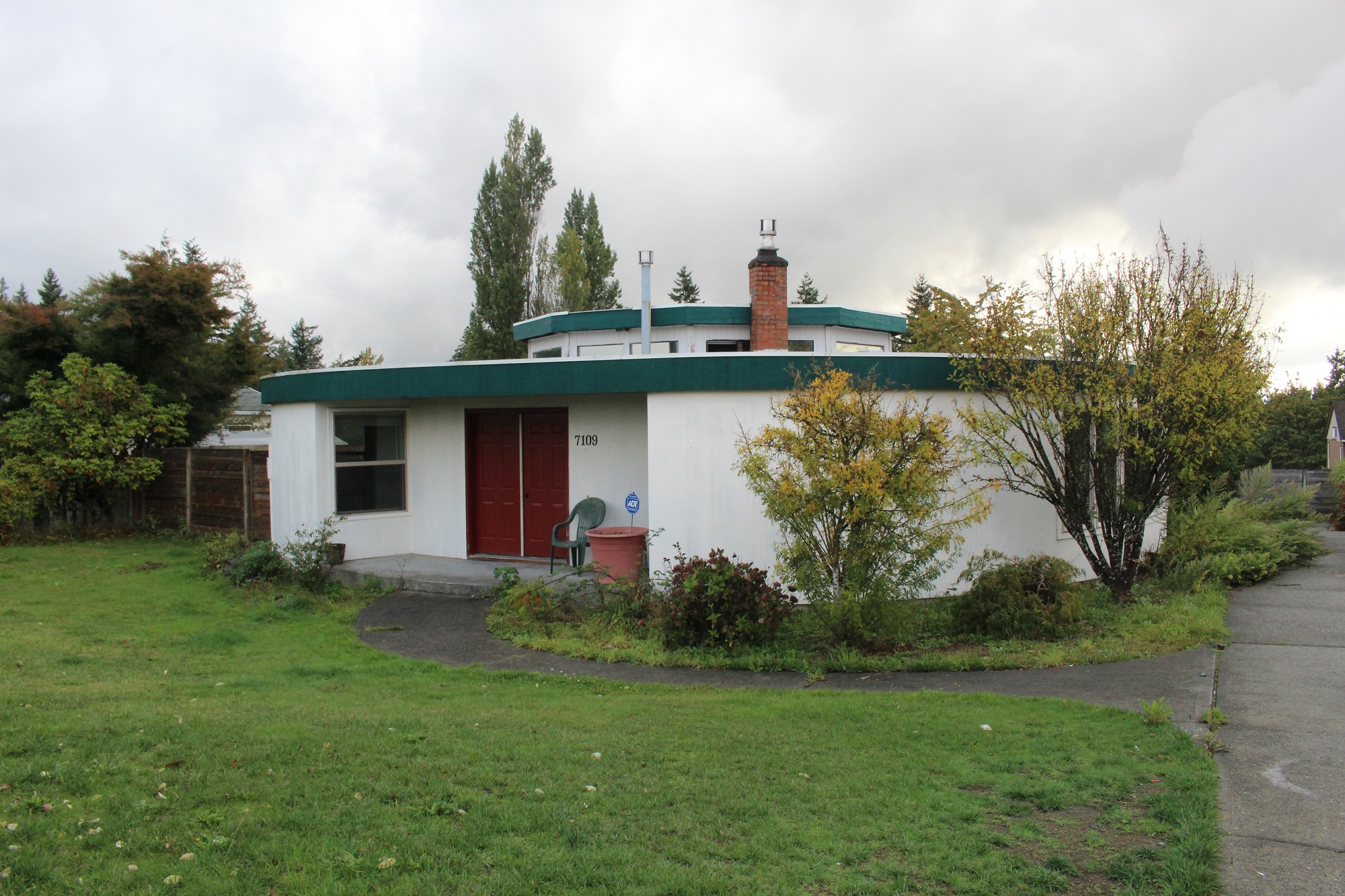Front yard of Home for sale in Sumner WA