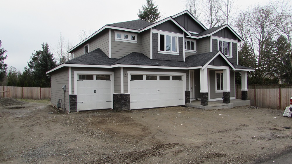 Front yard of Home for sale in Sumner WA