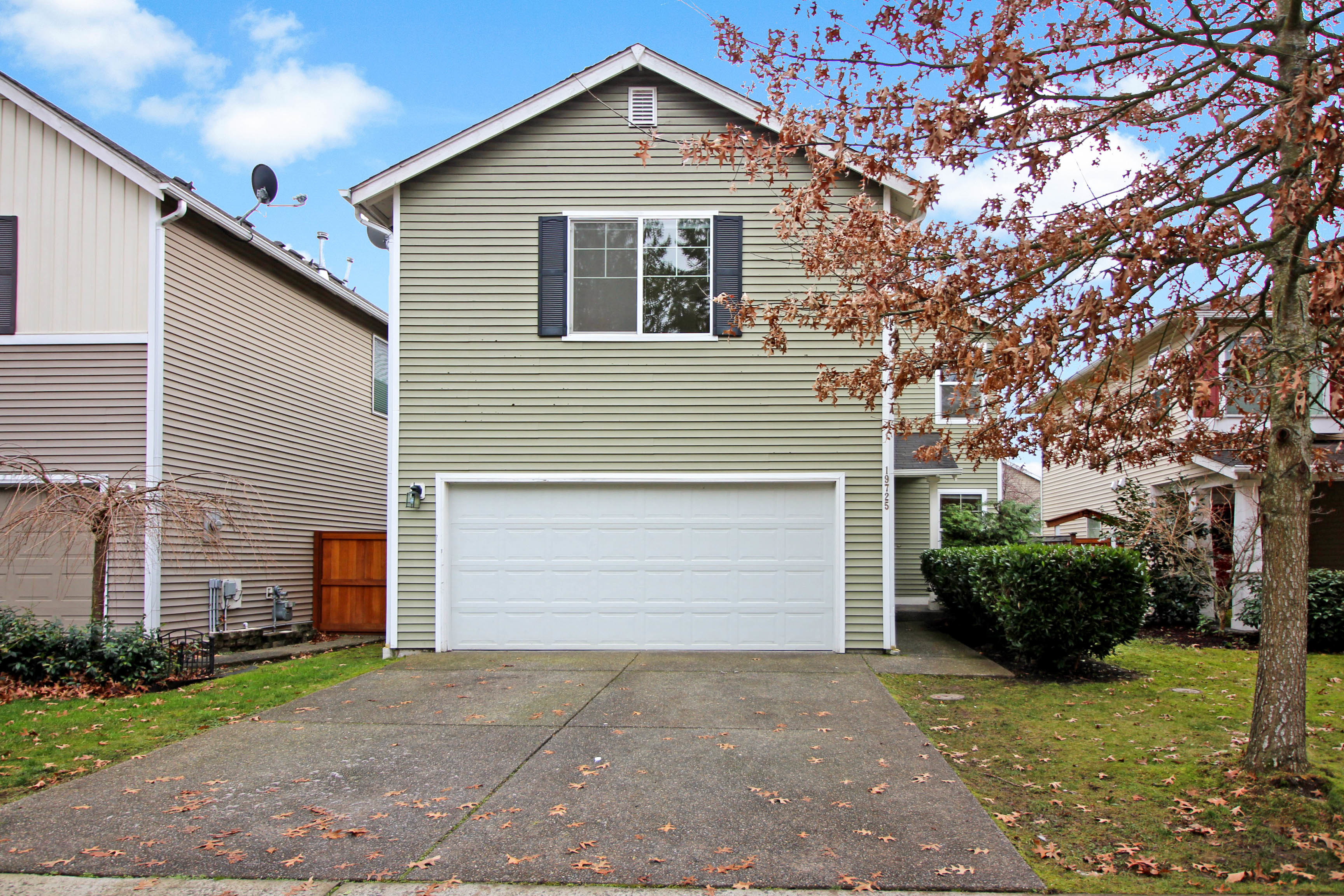 Front yard of Home for sale in Sumner WA