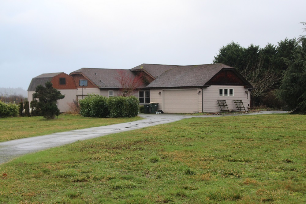 Backyard home for sale in Sumner