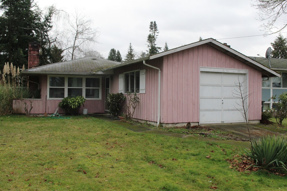 Front yard of Home for sale in Sumner WA