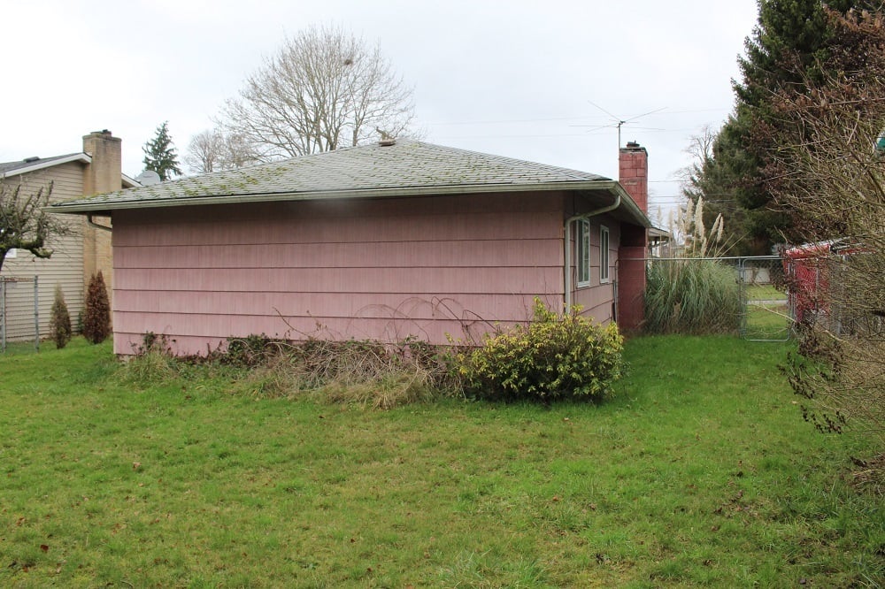Backyard home for sale in Sumner