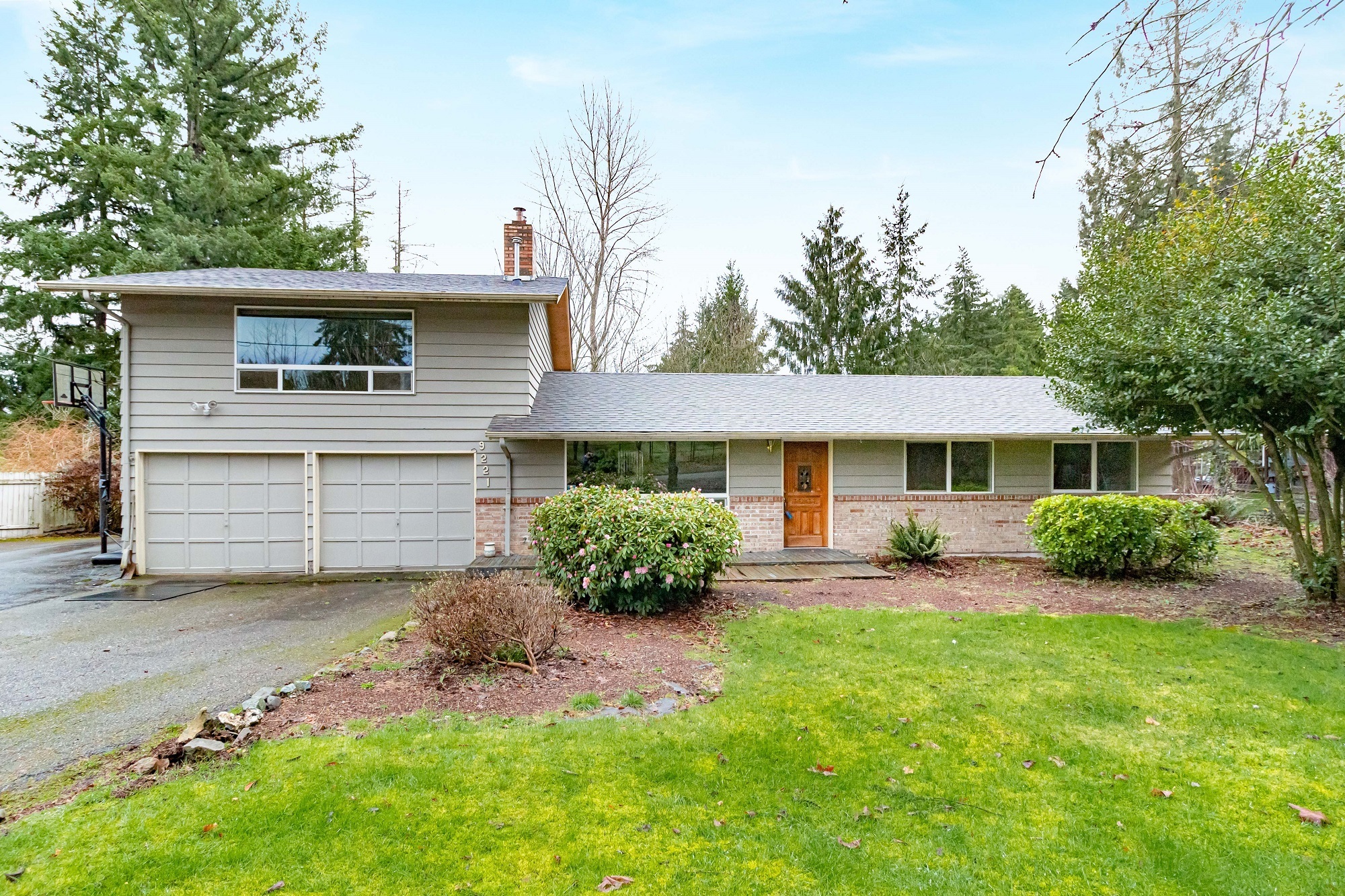 Front yard of Home for sale in Sumner WA