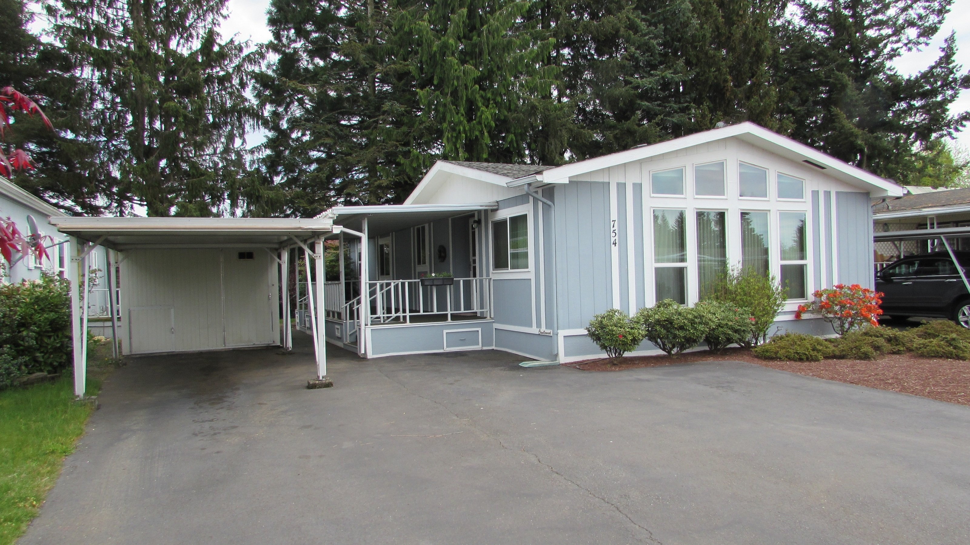 Front yard of Home for sale in Sumner WA