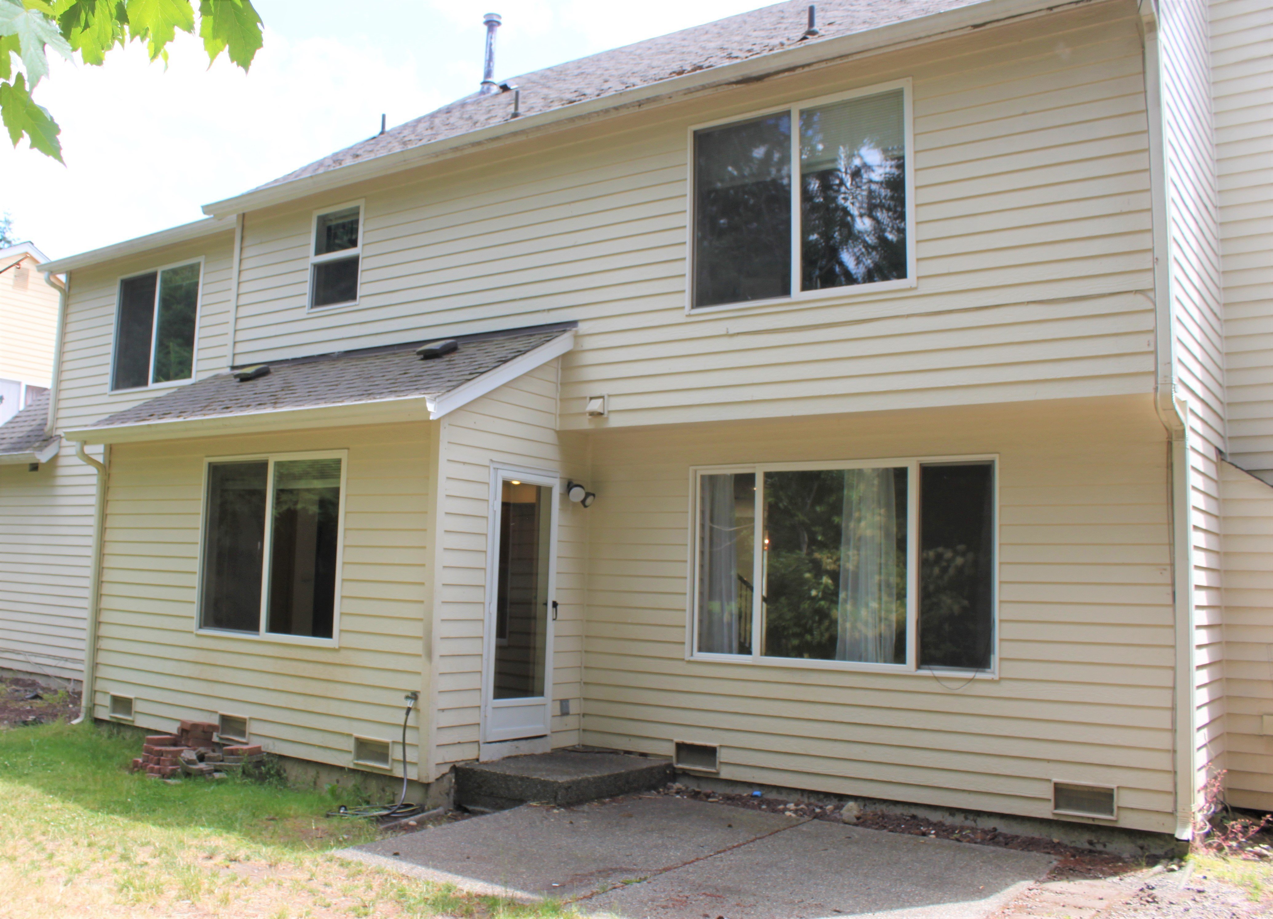 Backyard home for sale in Sumner