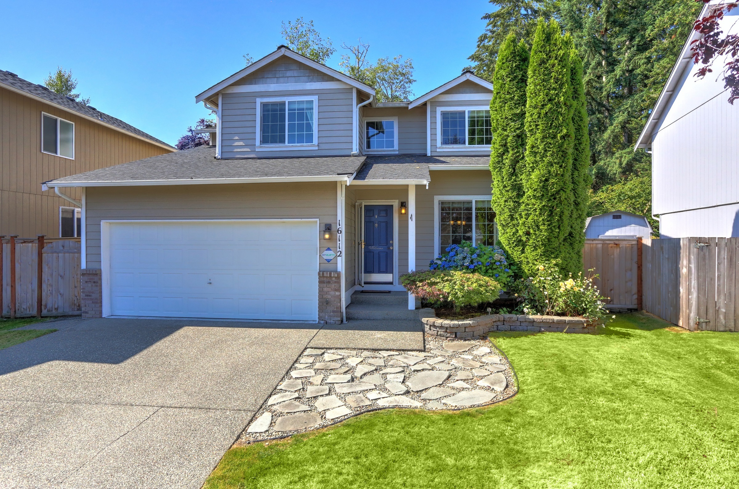 Front yard of Home for sale in Sumner WA