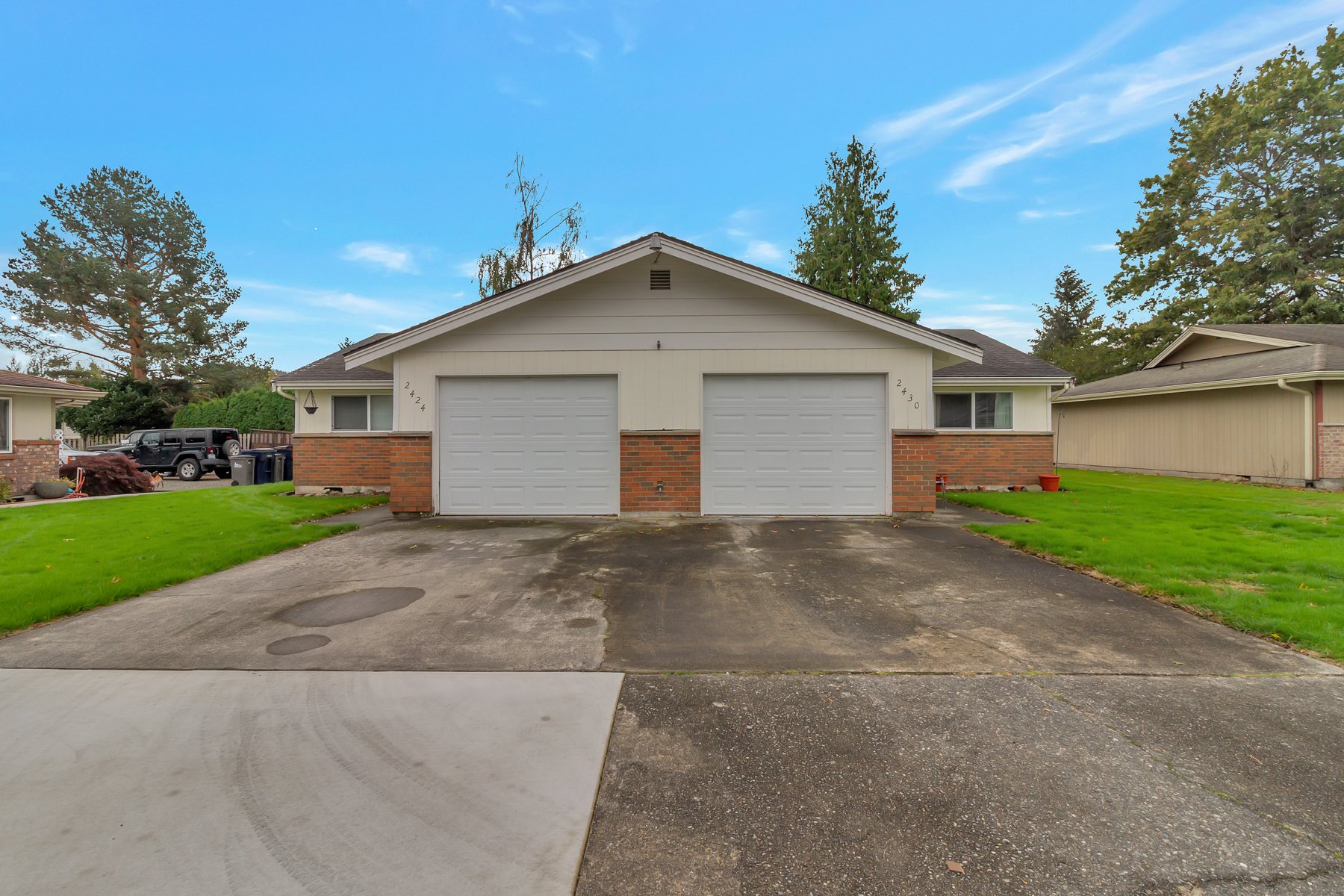 Front yard of Home for sale in Sumner WA