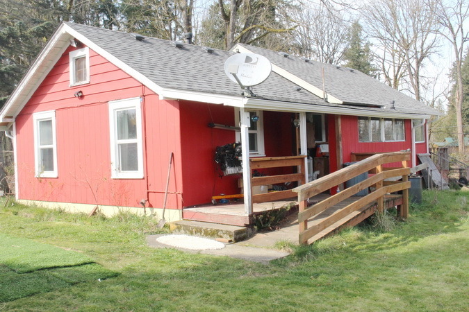 Front yard of Home for sale in Sumner WA