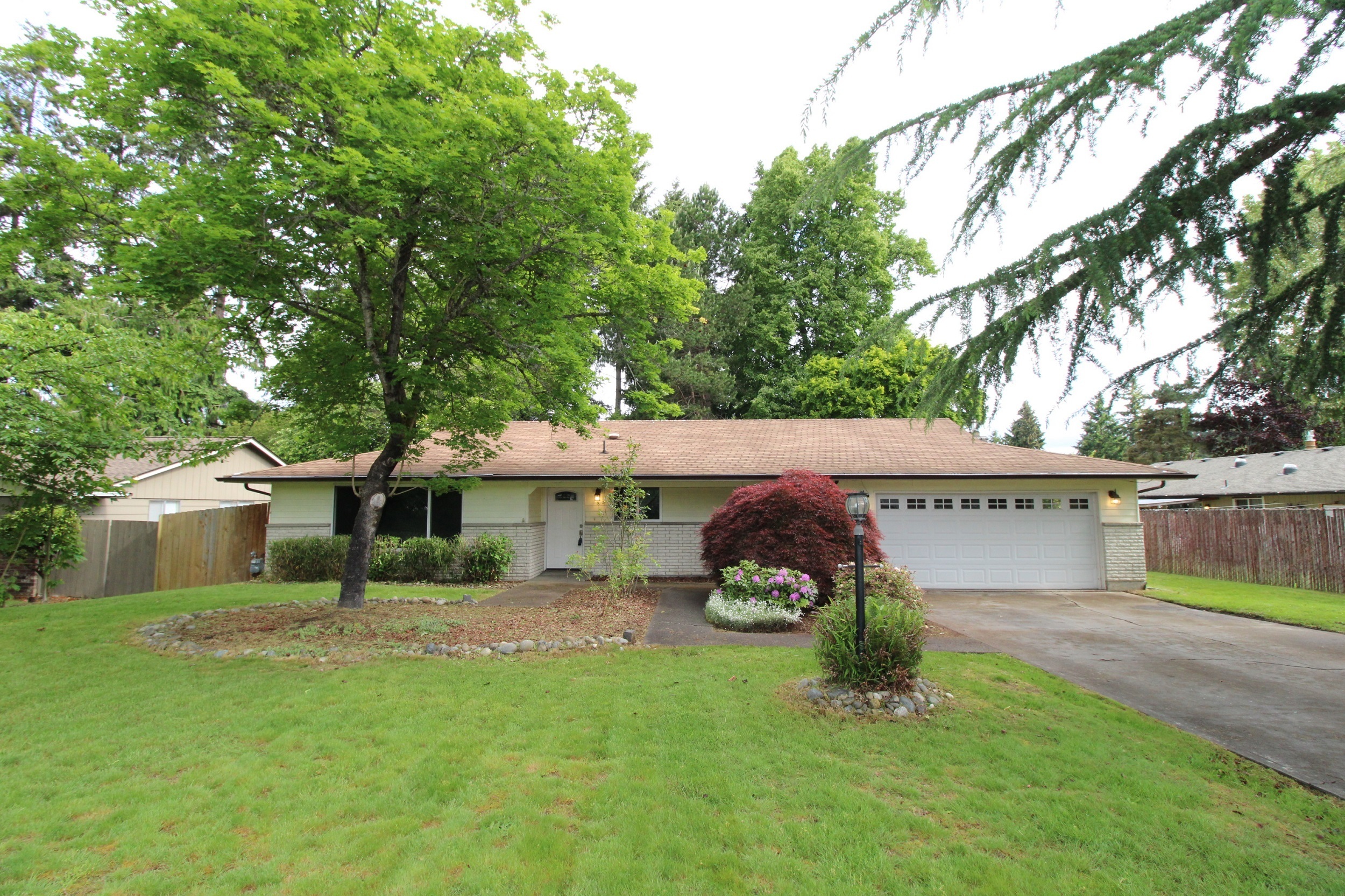 Front yard of Home for sale in Sumner WA
