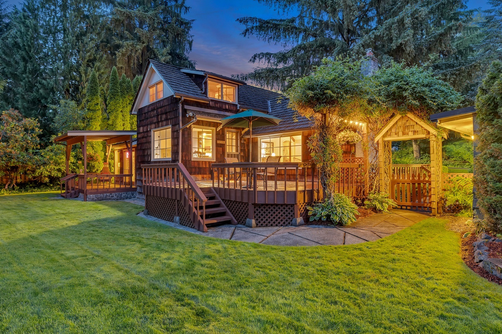 Front yard of Home for sale in Sumner WA