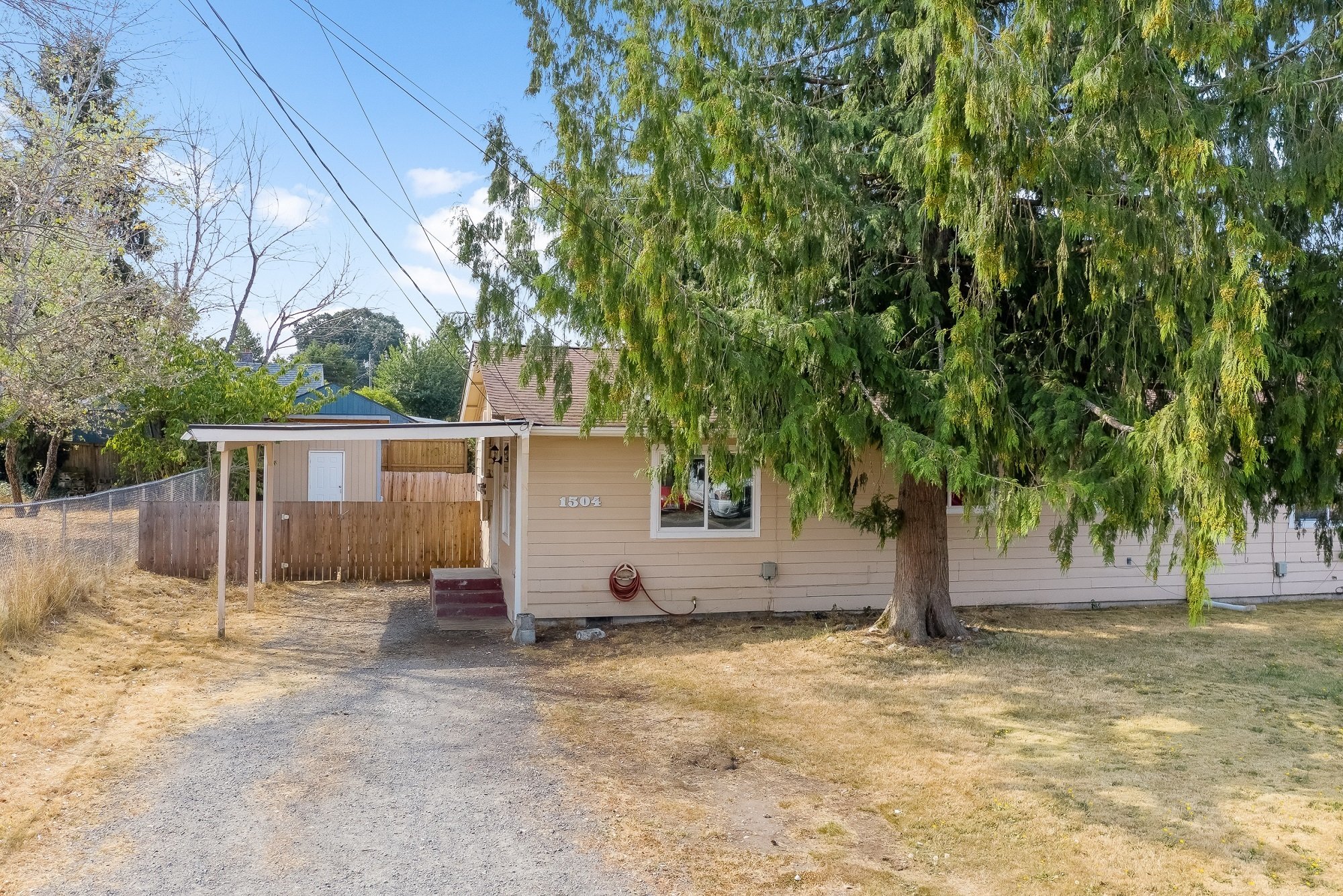Front yard of Home for sale in Sumner WA