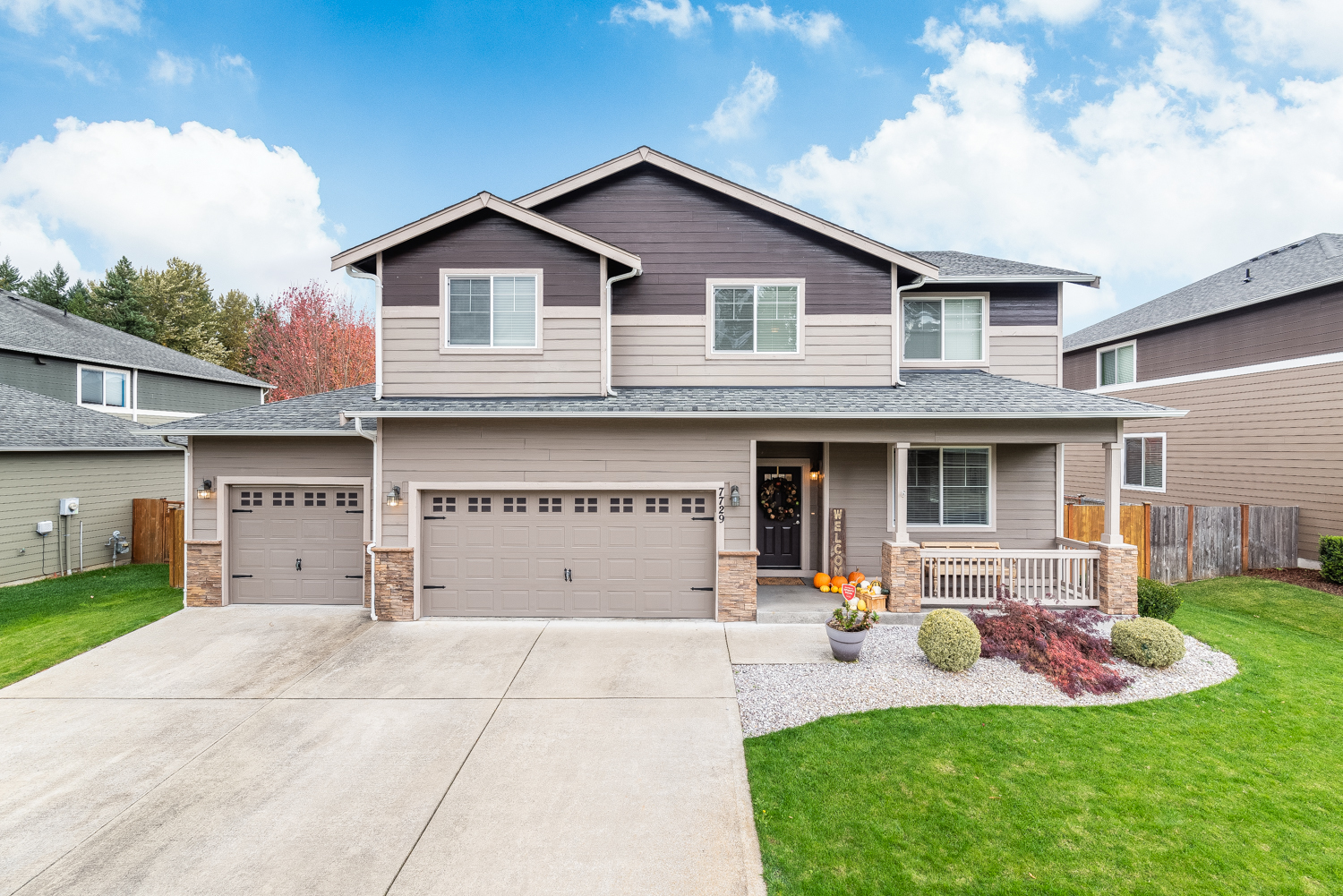 Front yard of Home for sale in Sumner WA