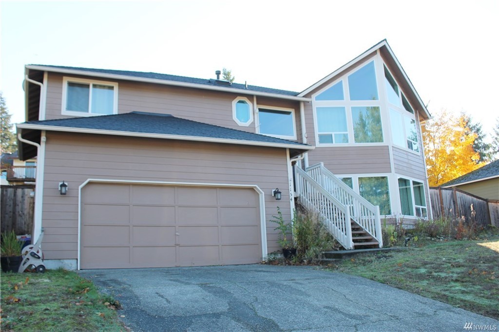 Front yard of Home for sale in Sumner WA