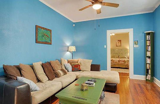 1812 1814 Burdette St - living room