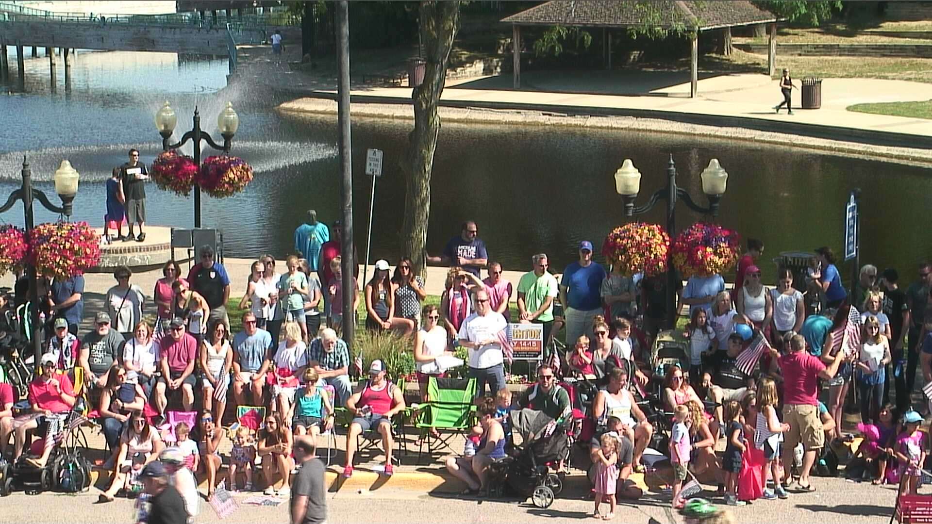 crowd on camera of brighton webscam
