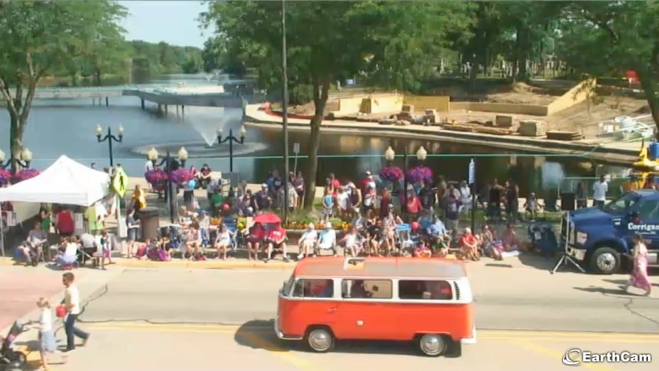 brighton mi webcam july 4 parade